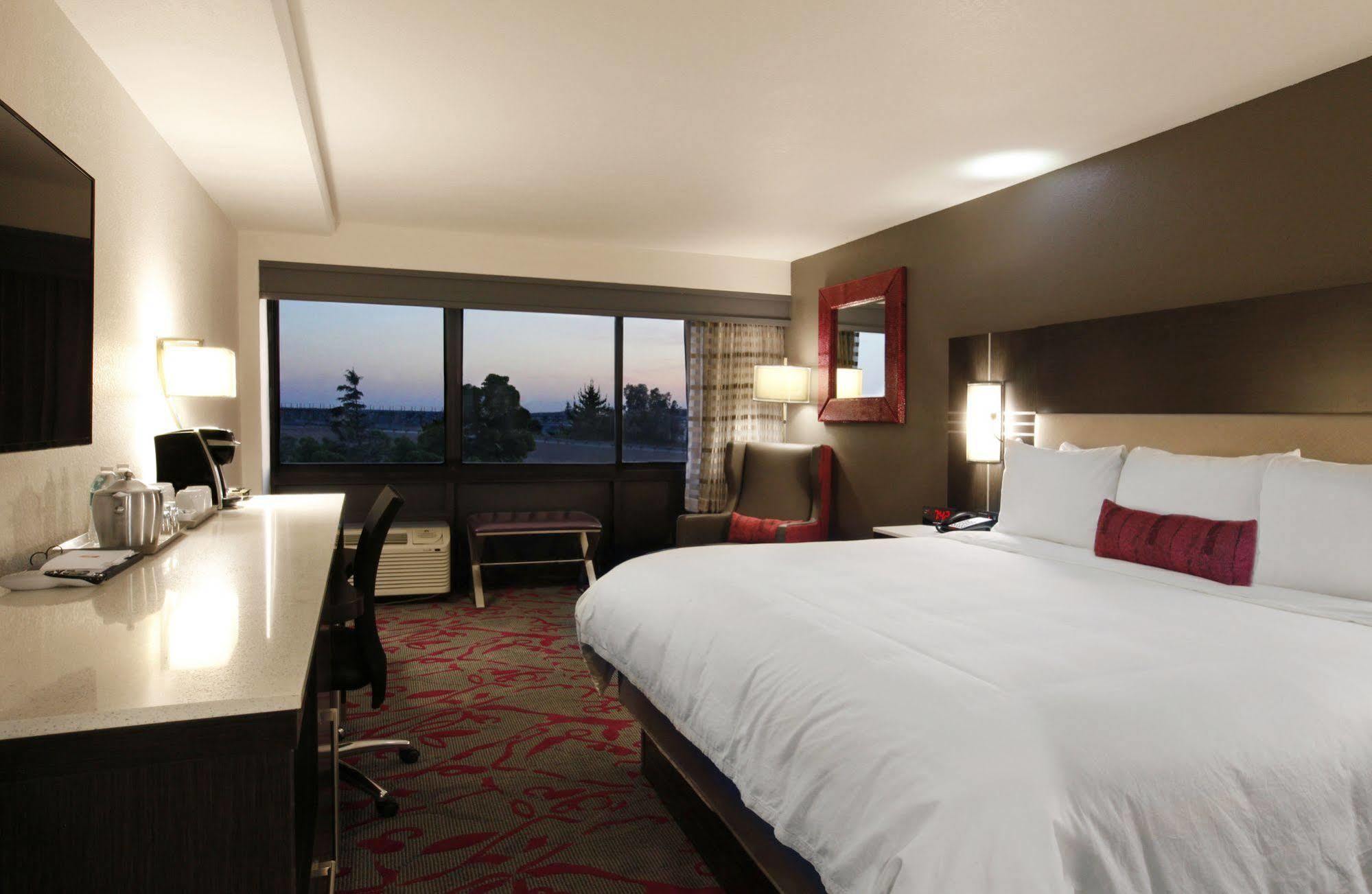 Radisson Hotel Oakland Airport المظهر الخارجي الصورة