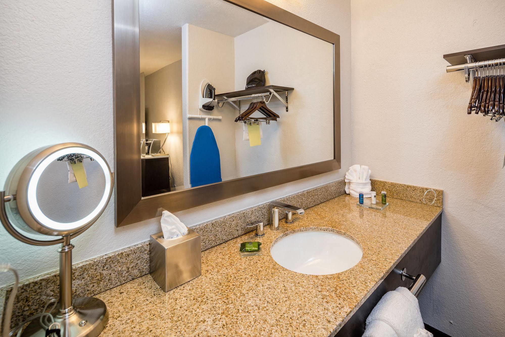 Radisson Hotel Oakland Airport المظهر الخارجي الصورة