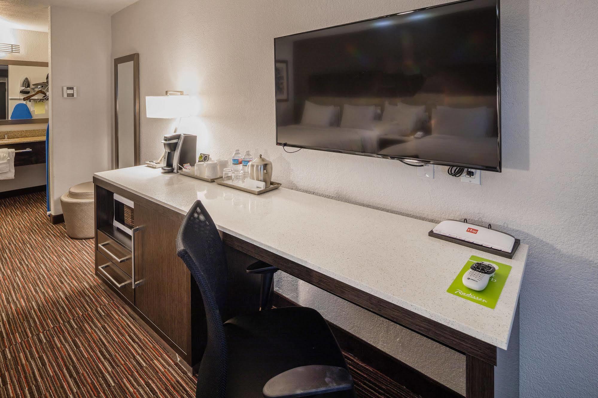 Radisson Hotel Oakland Airport المظهر الخارجي الصورة